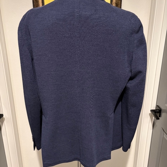 Navy luxury knit sport coat with pearl buttons - Never worn or Laundered - New - Picture 3 of 3